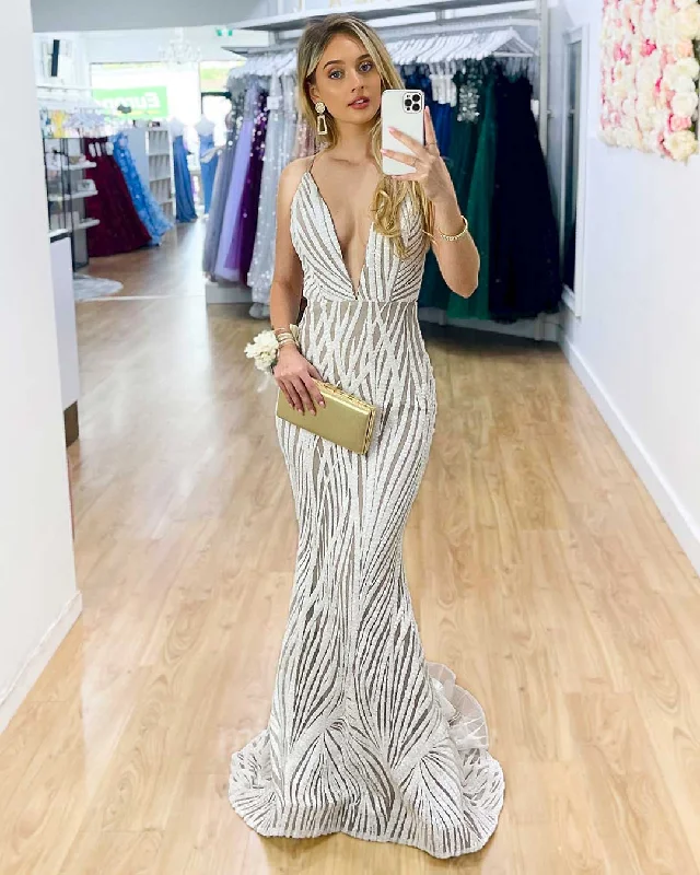 Stock Up and Save high-waisted dressSaffy Sequin Formal Gown - White