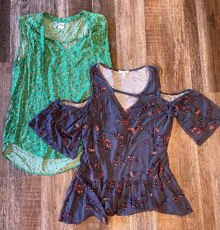 Price Cut comfy workout sweatshirtLot of 2- Maurice’s & Old Navy Shirts Womens size Small Price Cut comfy workout sweatshirtLot of 2- Maurice’s & Old Navy Shirts Womens size Small